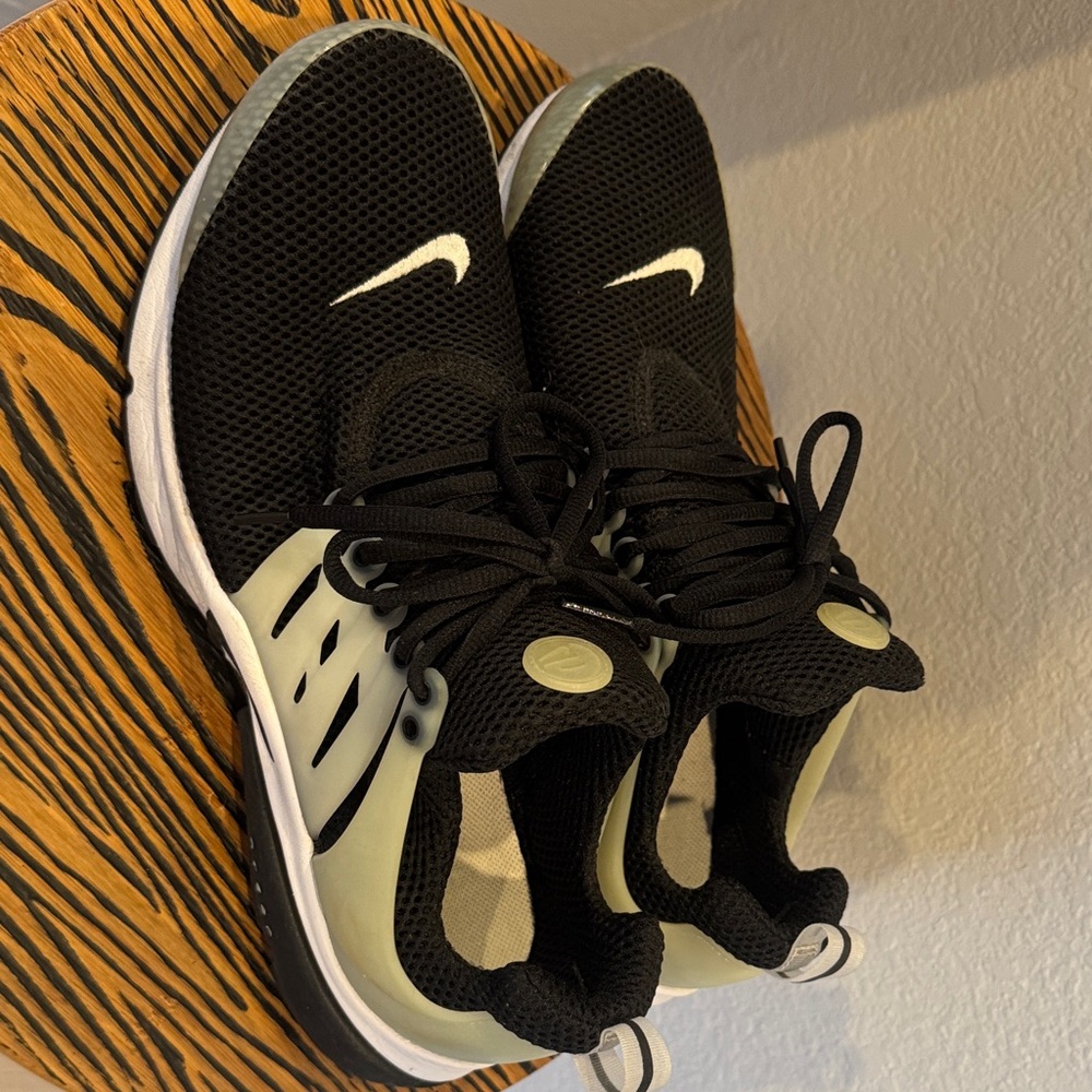 Nike Black and White Athletic Shoes